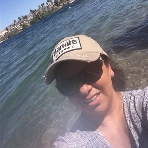 Meet your Posher, Isabel